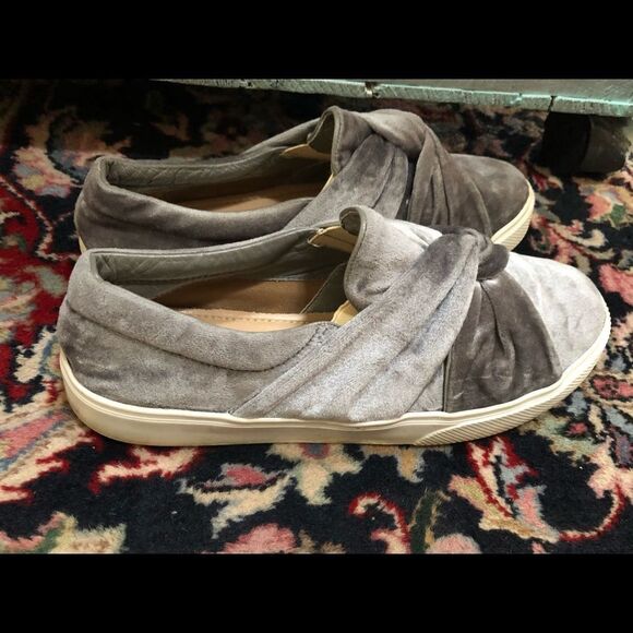 Fun velvet comfortable shoes by Kaanas size 7 - Picture 4 of 5